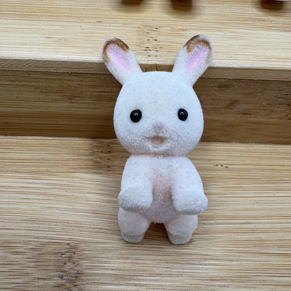 Sylvanian Families Calico Critters Chocolate Rabbit Family VTG Disc